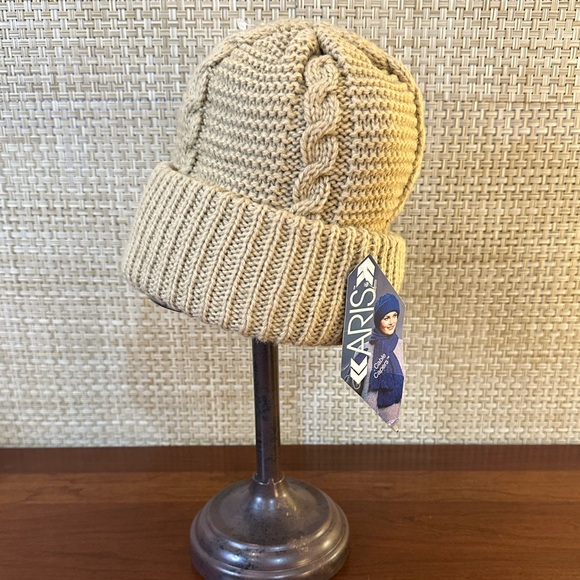 🌟HP🌟VTG 1980s NWT Aris Cable Capers Chunky Tan Acrylic Beanie OSFM - Picture 2 of 11